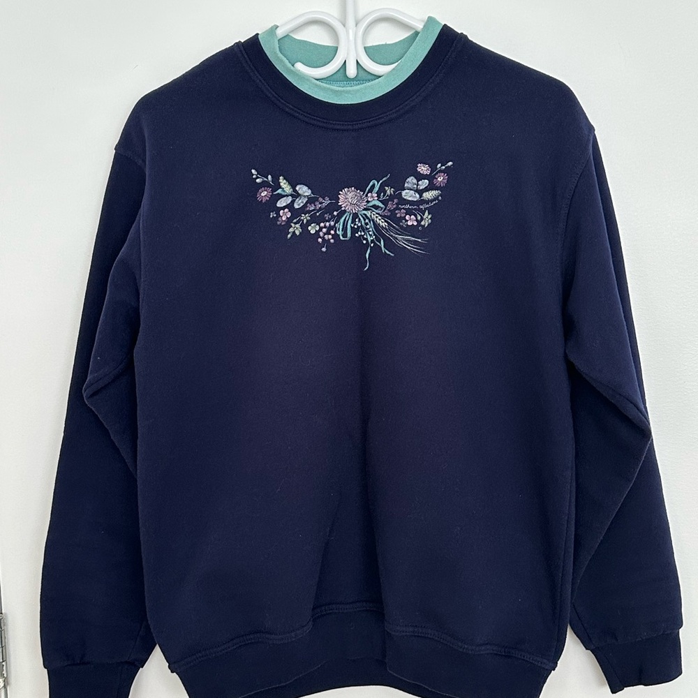 Vintage Northern Reflexion Floral Embroidered Crewneck Sweatshirt
